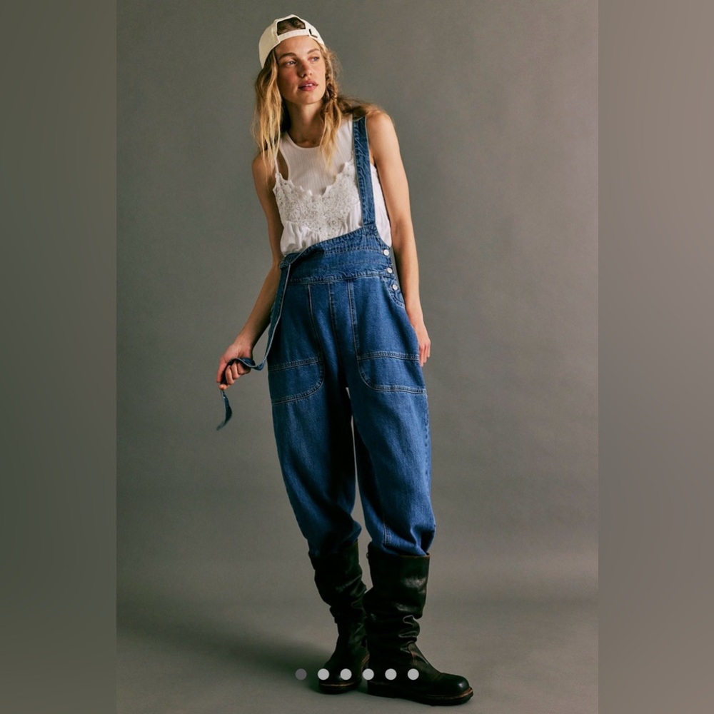 NWT FREE PEOPLE WE THE FREE FELIX DENIM OVERALLS 💙